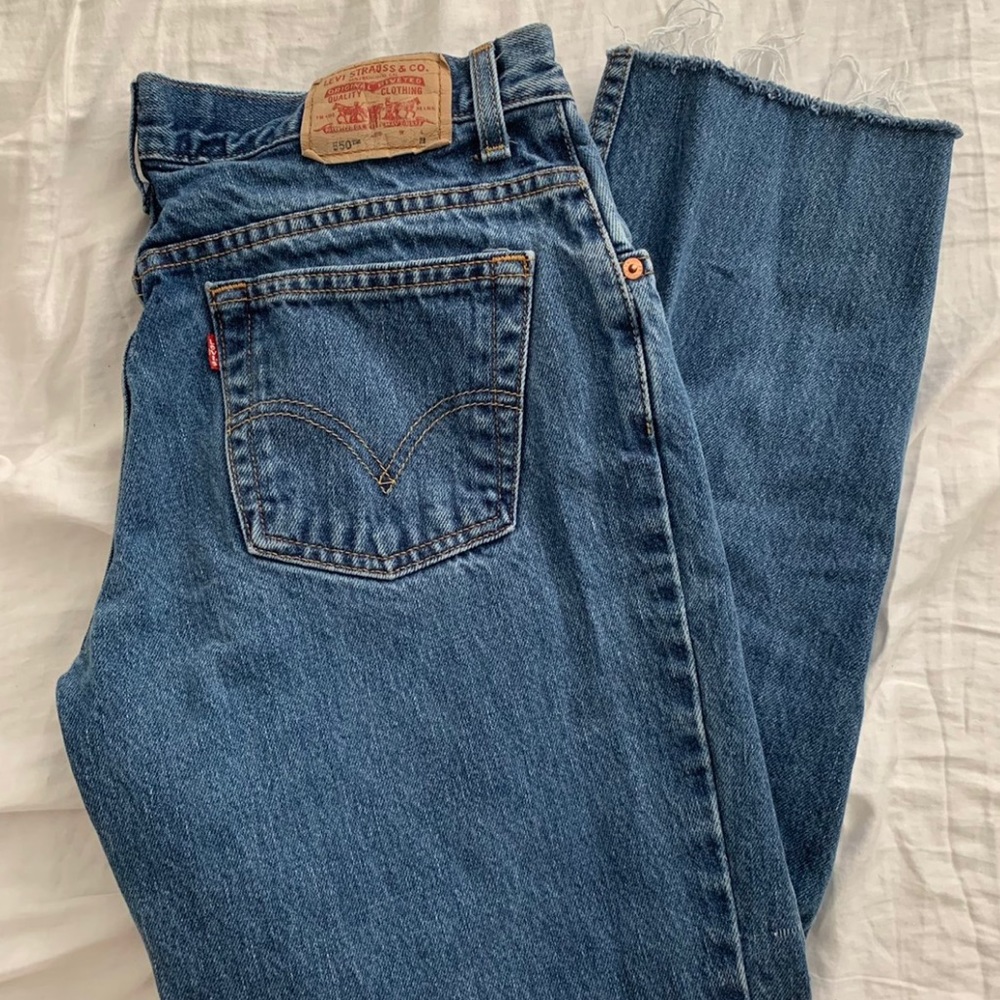 LEVI 550’s: classic relaxed tapered jeans 🦋